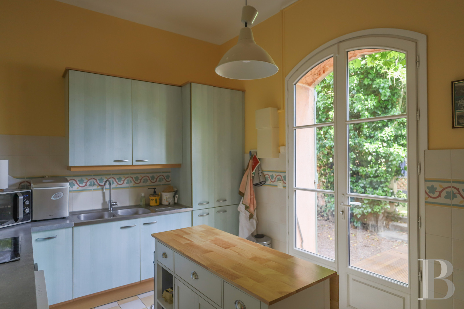 A family home built on the foundations of an ancient fortress in Agay harbour, Saint-Raphaël - photo  n°11